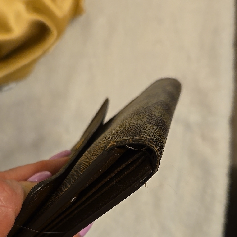 Louis Vuitton Checkered Wallet - Picture 7 of 9